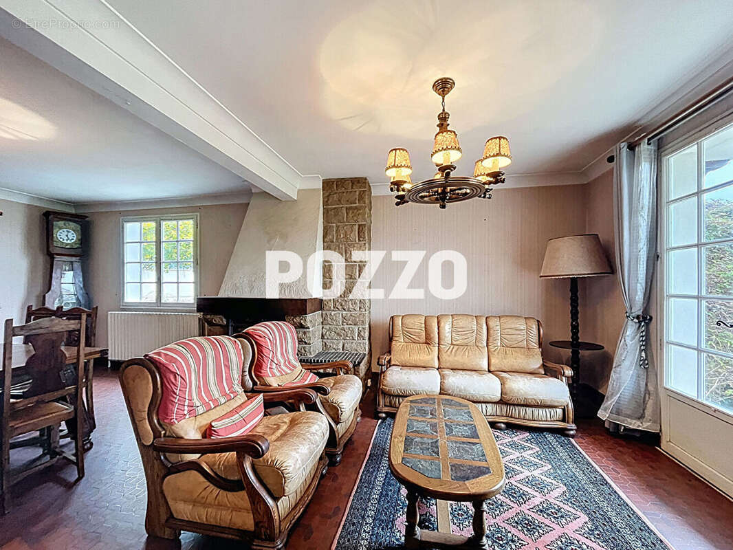 Maison à FOUGEROLLES-DU-PLESSIS