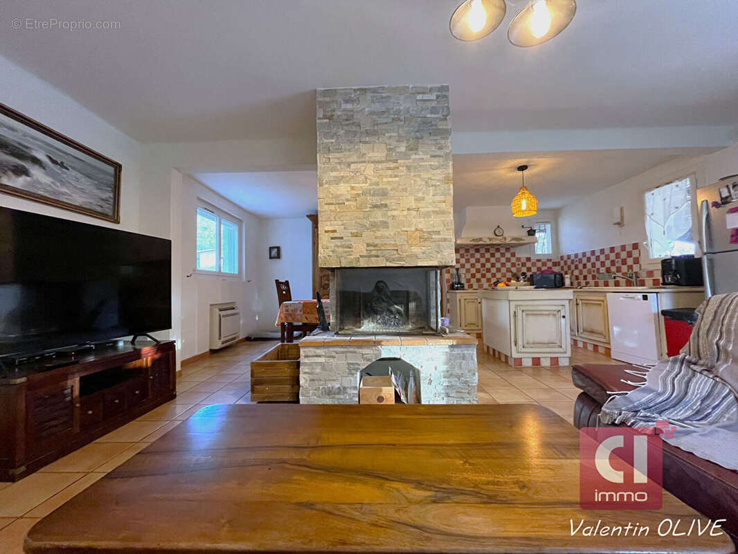 Maison à LA ROQUEBRUSSANNE