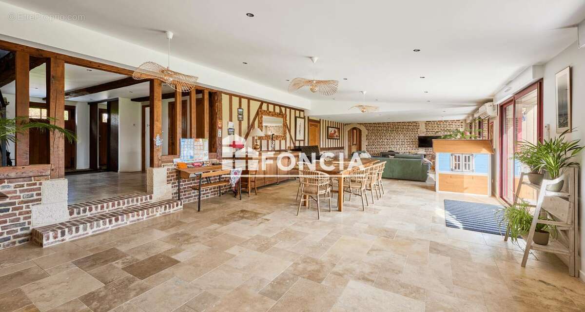 Maison à EQUEMAUVILLE