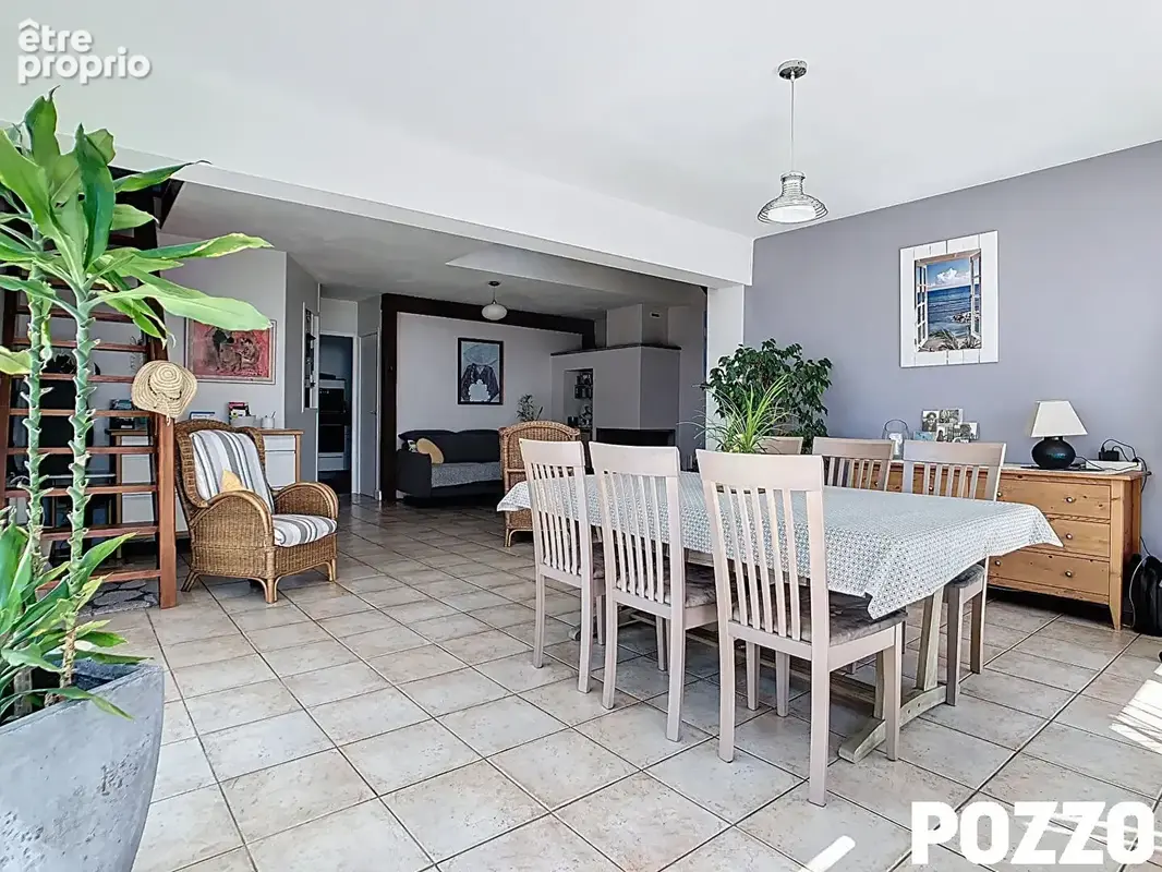 Maison Saint Martin De Brehal 8 pièces 129 m2 environ - photo 4