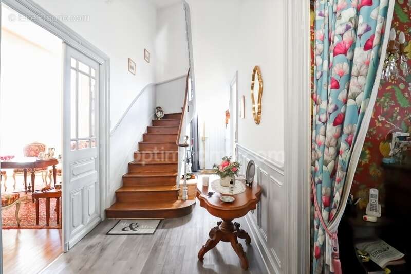 Maison à MAGNAC-LAVAL