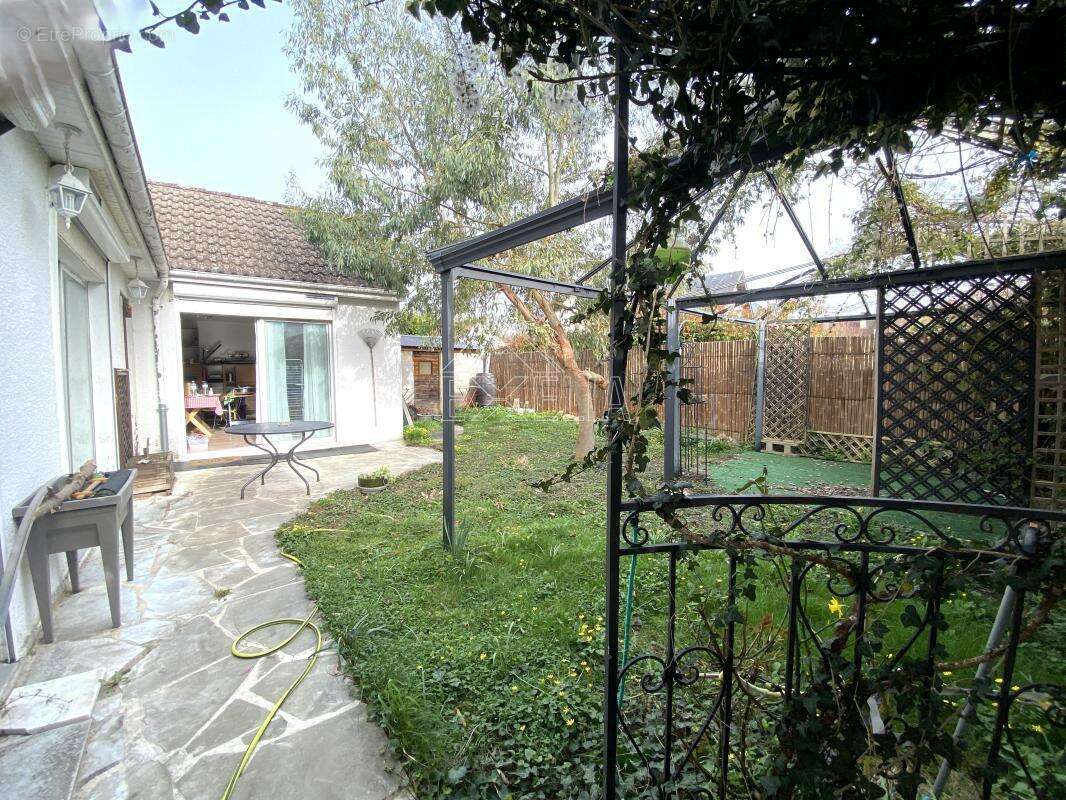 Maison à ROSNY-SUR-SEINE