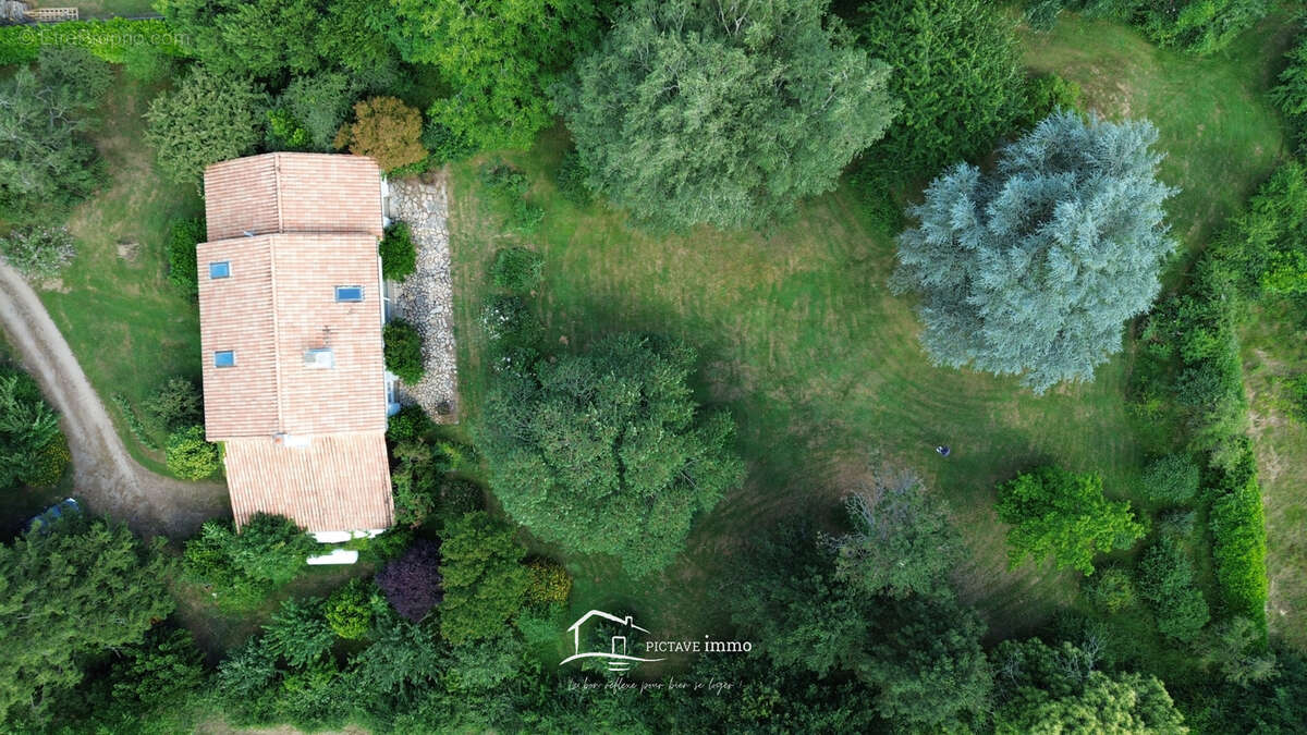 Maison à ROUILLE