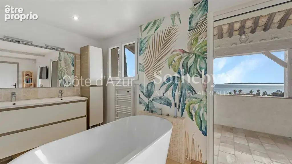Les Issambres, villa de prestige vue mer, 6 chambres, piscines, à pied des plages - photo 14