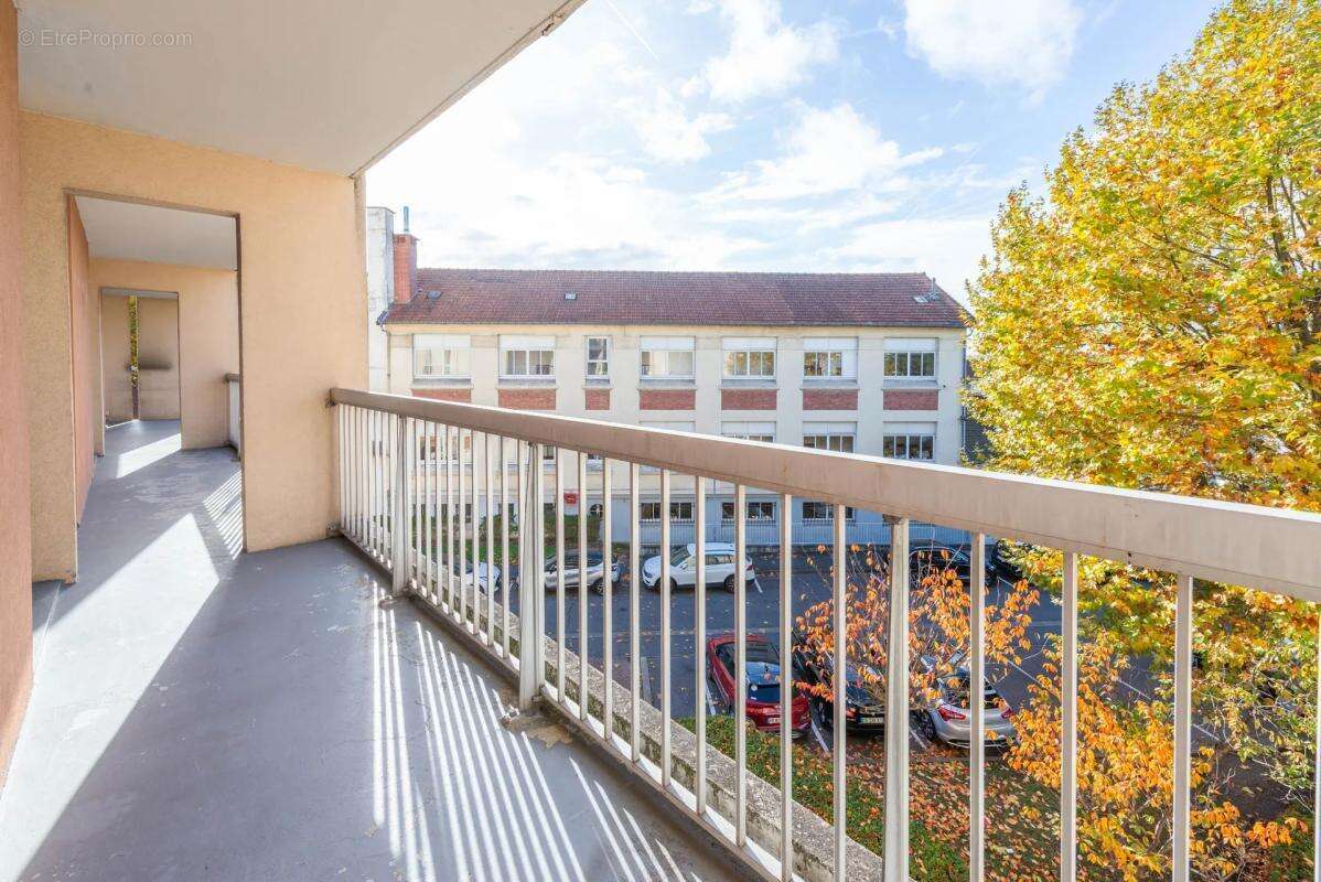 Appartement à SARTROUVILLE