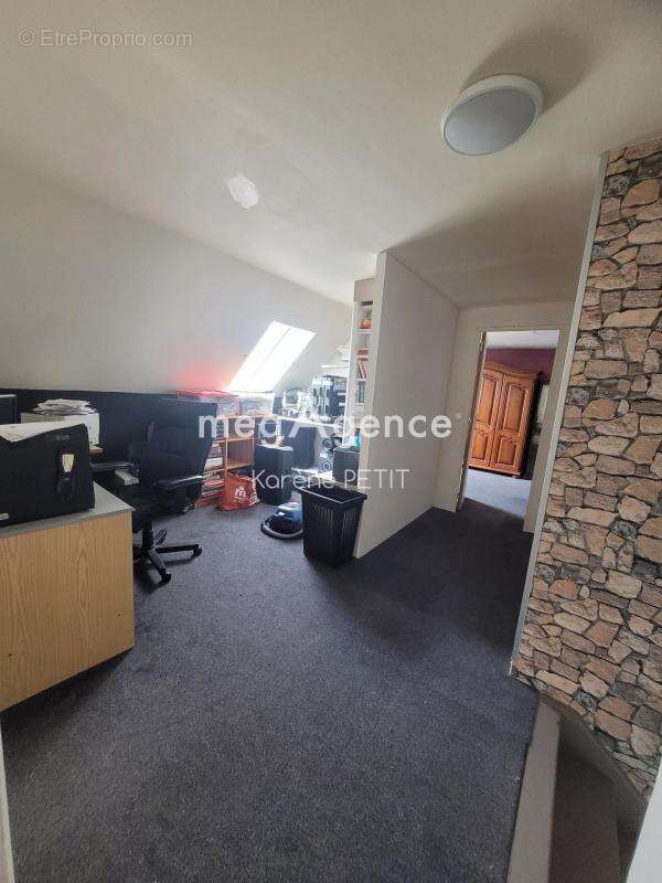 Maison à LE COUDRAY-SAINT-GERMER