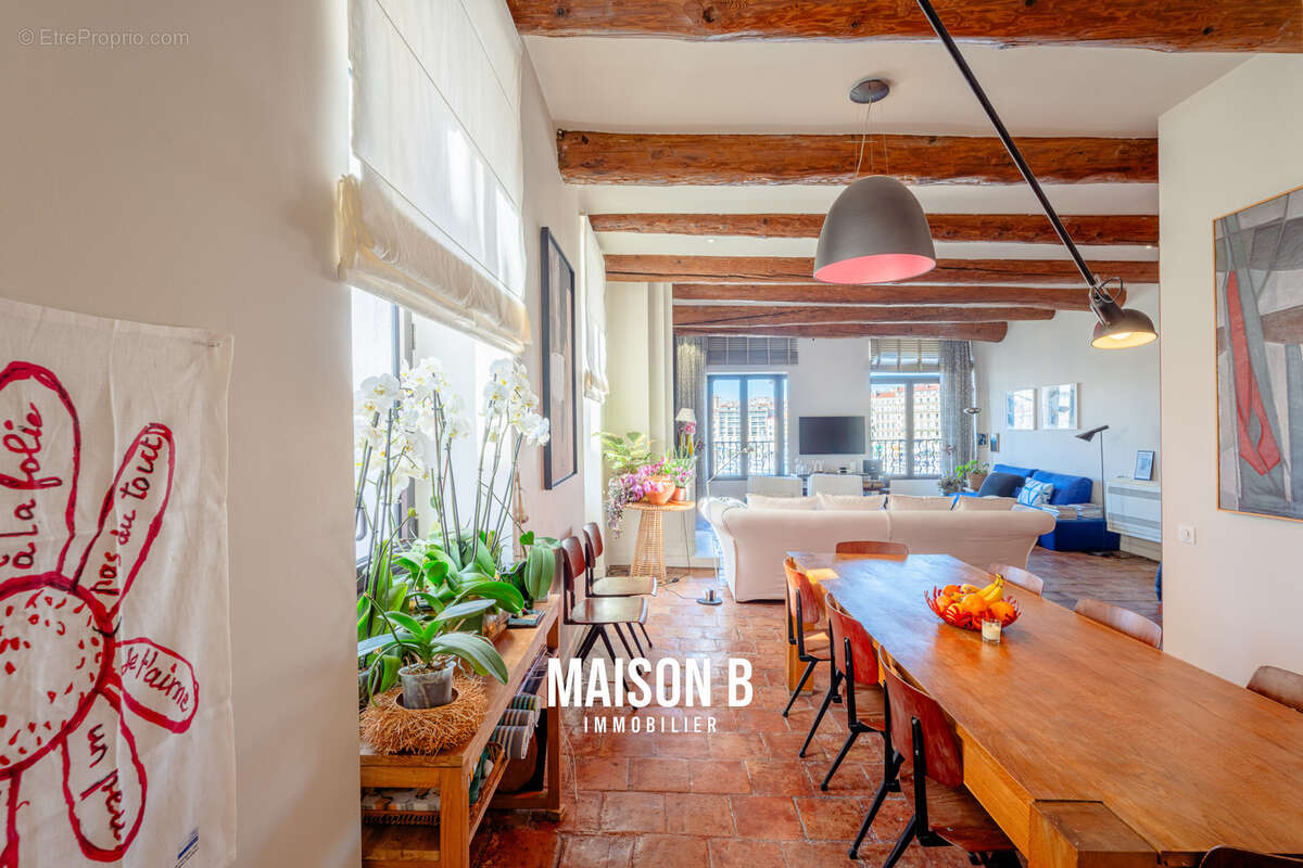 Appartement à MARSEILLE-1E