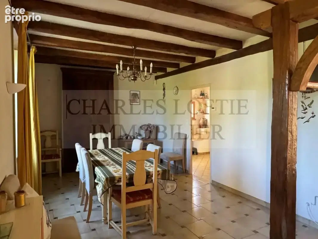 Maison familiale avec garage, piscine et accès à la rivière sur près de 7000 m² de terrain, proche de Prayssac. - photo 7