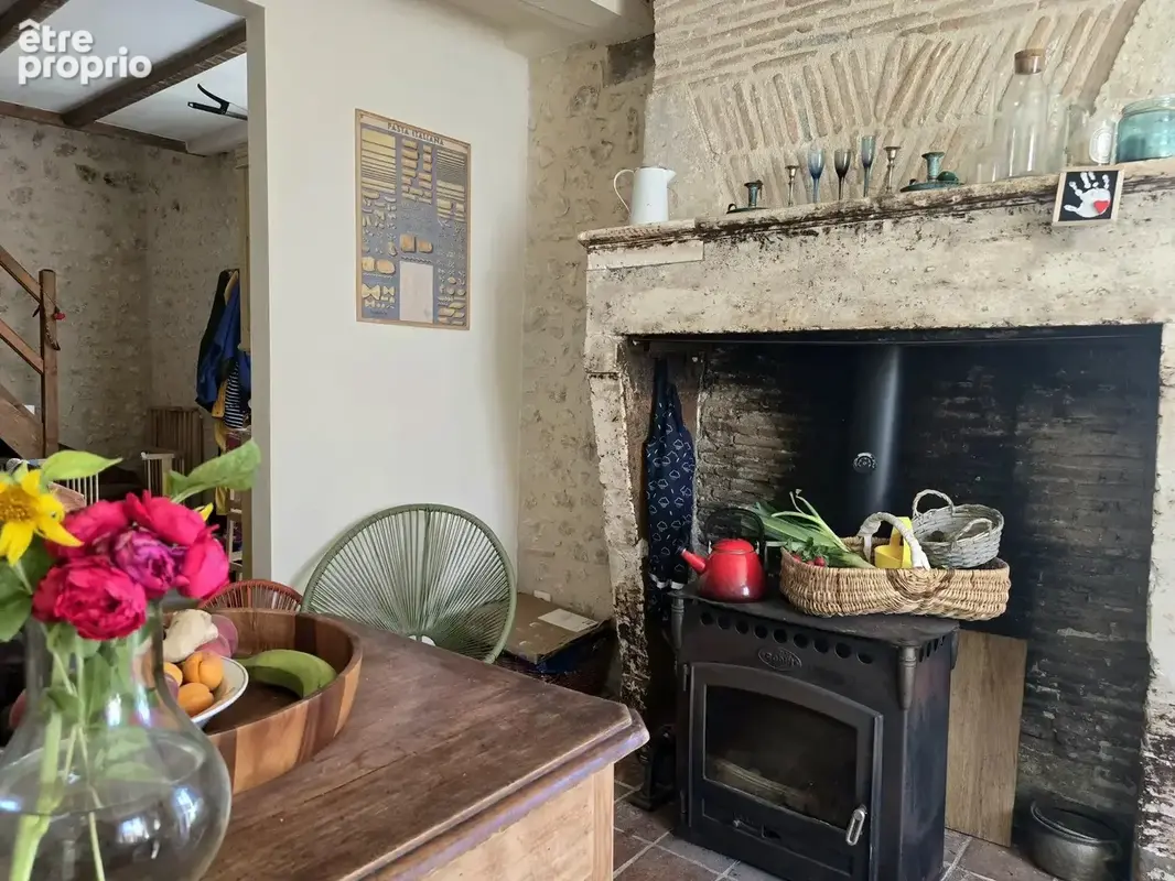 Maison 4 pièces 155 m² à vendre à Salles-Lavalette (16190) - photo 2