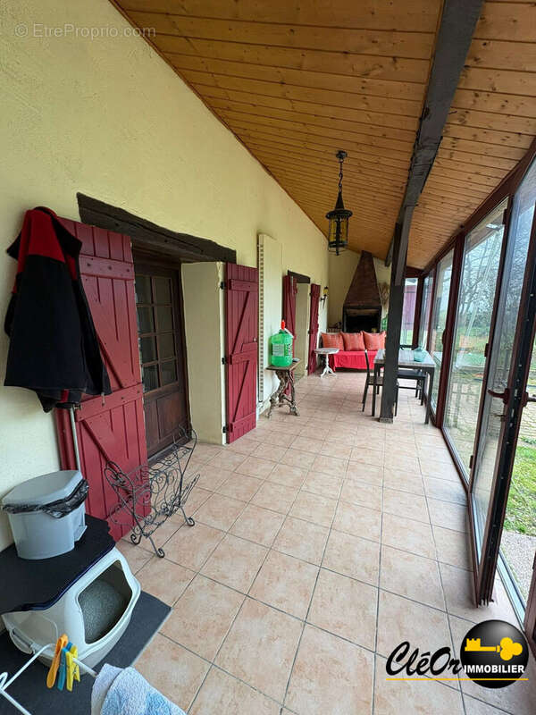 Maison 161 m² à Menetreuil  - photo 2