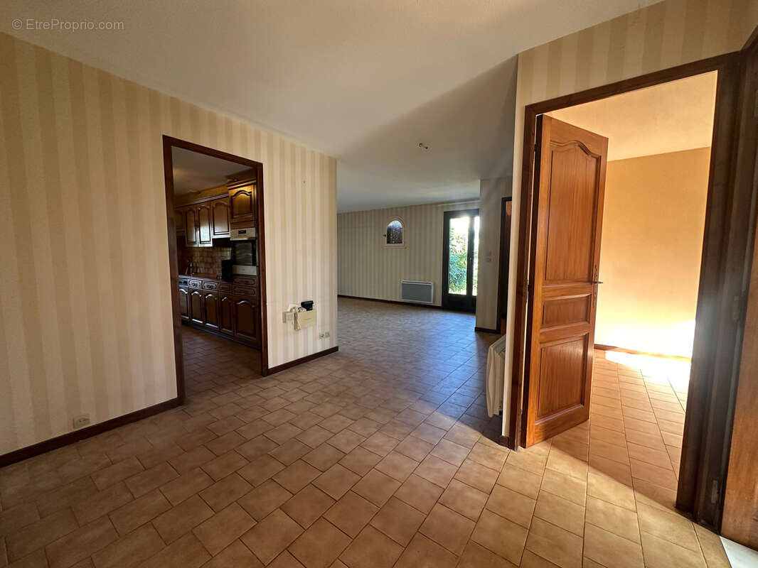 Maison à MONTESQUIEU-DES-ALBERES