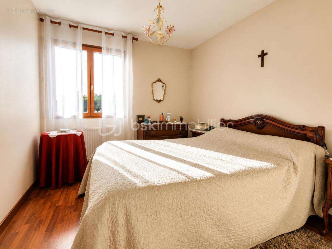Maison familiale 4 chambres avec jardin de 72 m², 188 m² de terrain - Terrasses et garage – Livry-Gargan - photo 11