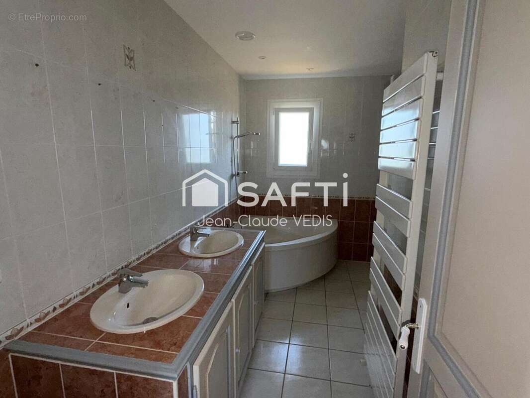 Maison 135 m² à Villebret  - photo 7