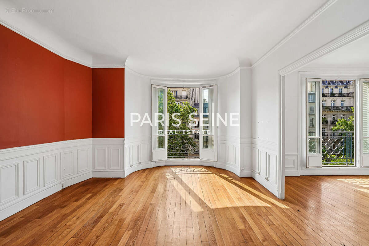 Appartement à PARIS-7E