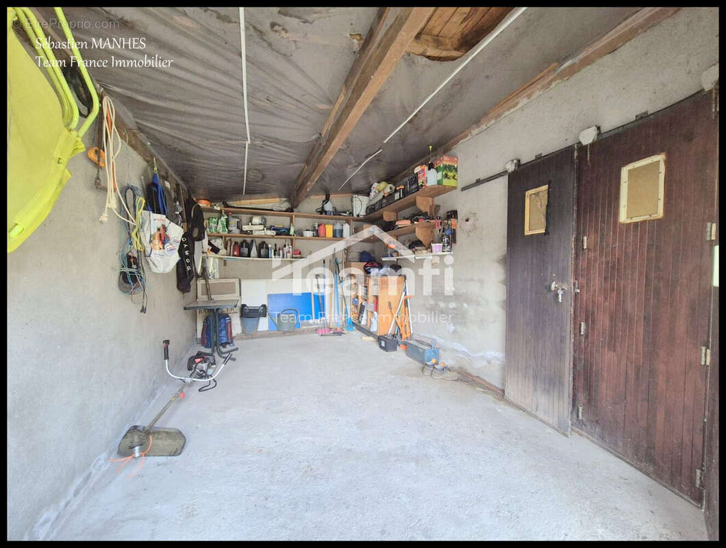 Maison à LA MONNERIE-LE-MONTEL