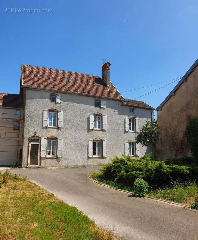 Photo 1 - Maison à CONFLANS-SUR-LANTERNE
