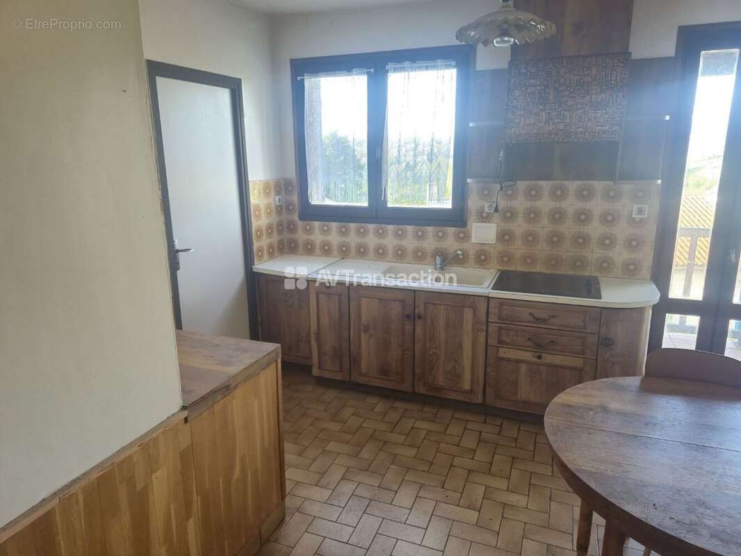 Maison à DECAZEVILLE