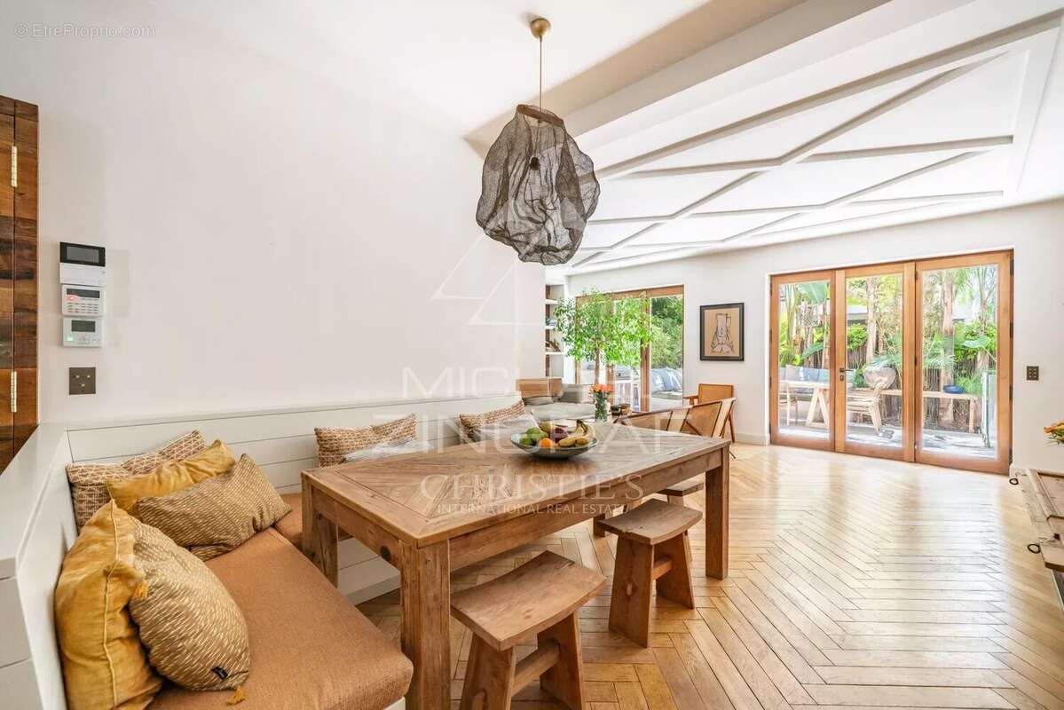 Cannes – Proche Croisette – Élégant rez-de-jardin avec piscine privative - photo 7