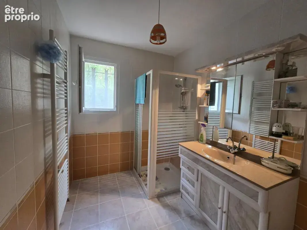 Maison de plain-pied – env. 130 m² – 3 chambres – Garage – Saint-Cyprien (secteur Collège) - photo 8