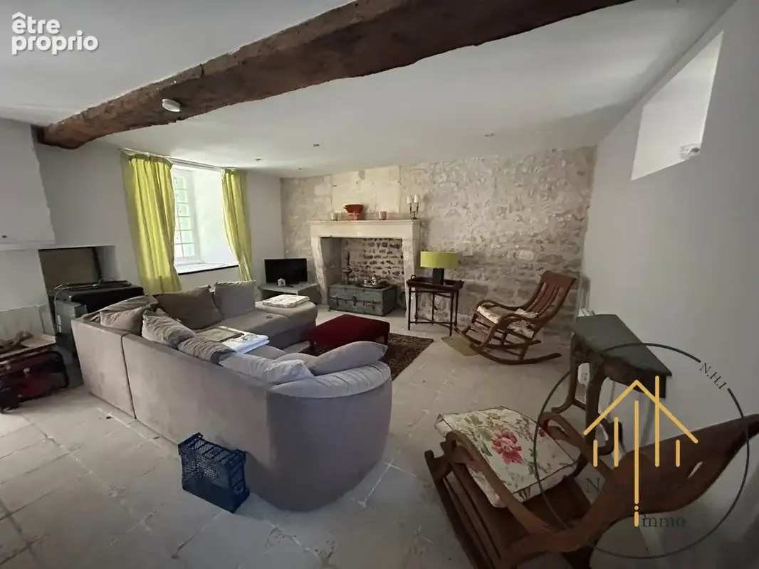Maison 180 m² à Villebois-Lavalette  - photo 2