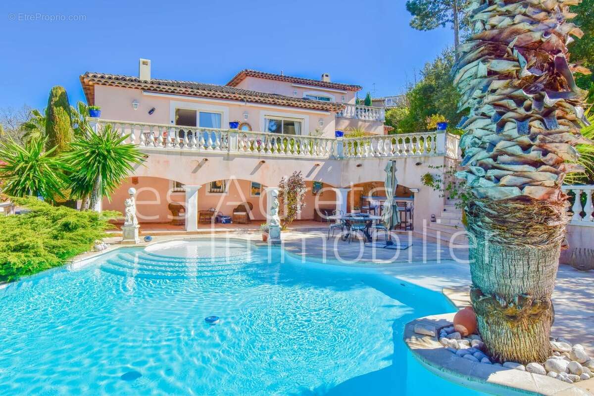 Maison à LES ADRETS-DE-L'ESTEREL