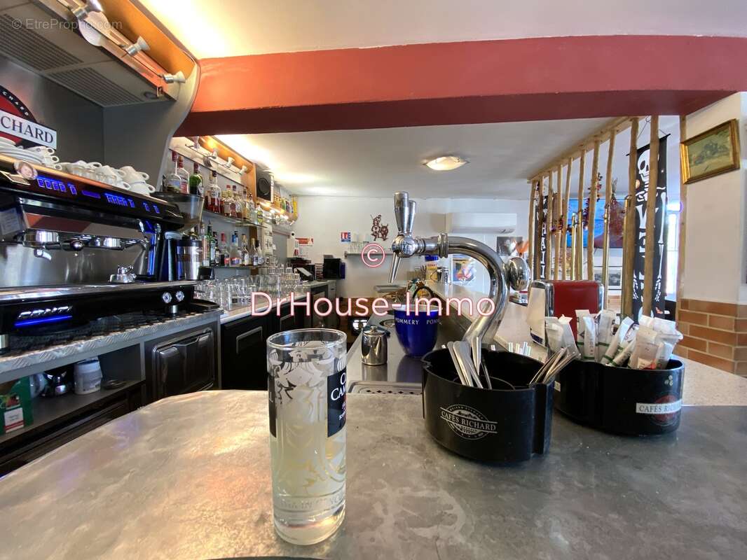 Commerce à SAINTES-MARIES-DE-LA-MER