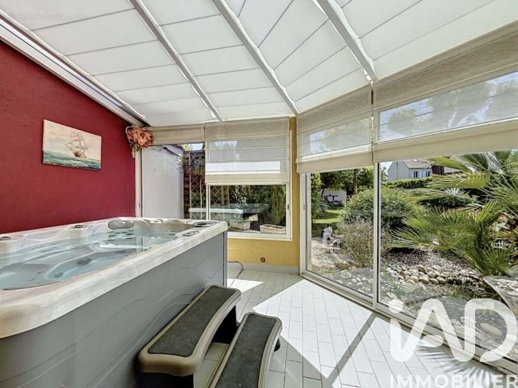 Maison 156 m² à Tournan-En-Brie  - photo 9