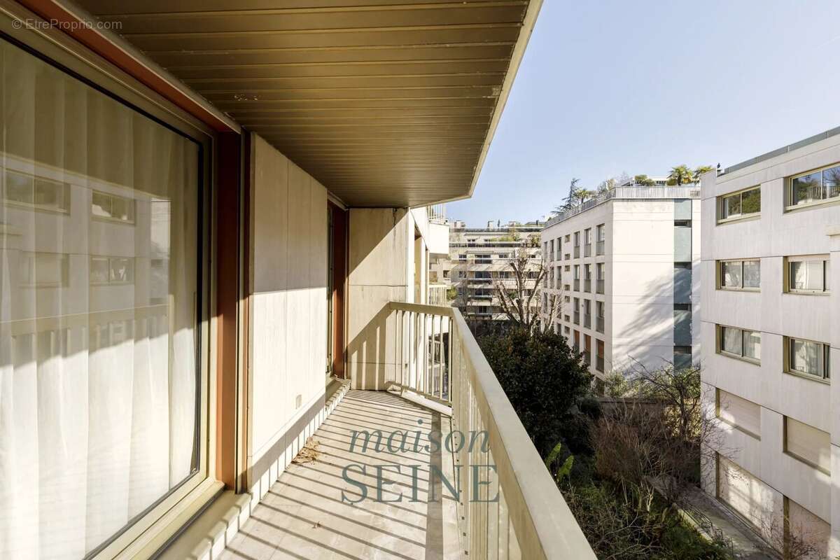 Appartement à NEUILLY-SUR-SEINE