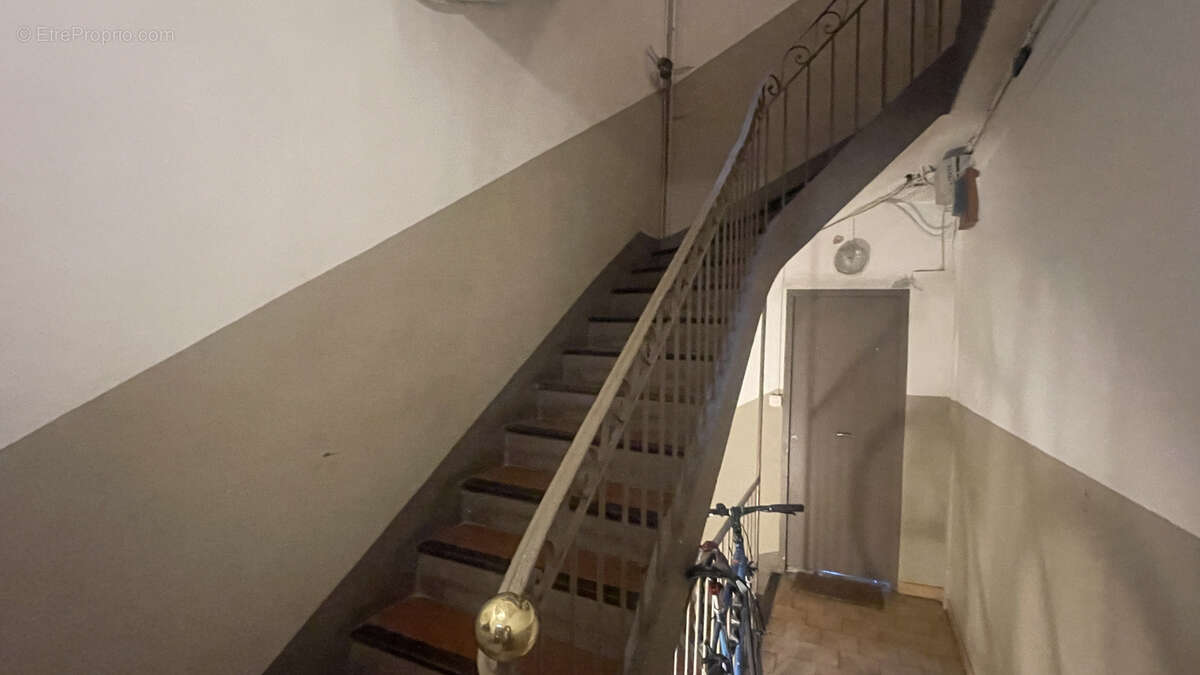 Appartement à MARSEILLE-4E