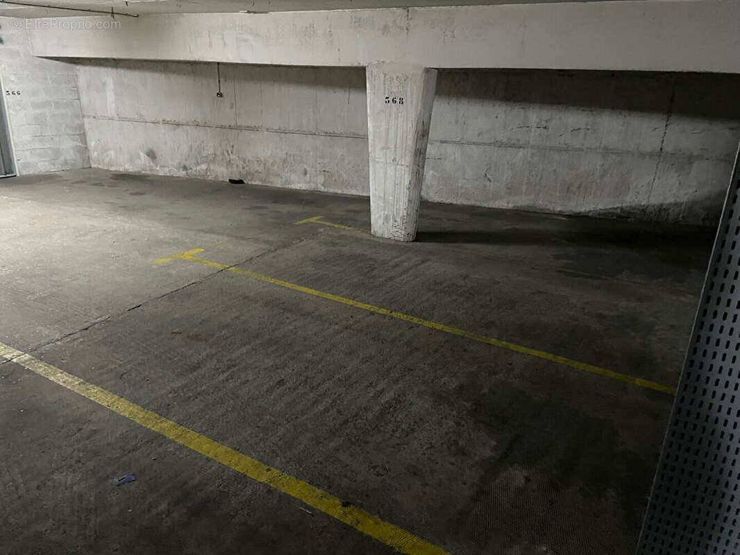 Parking à VANVES
