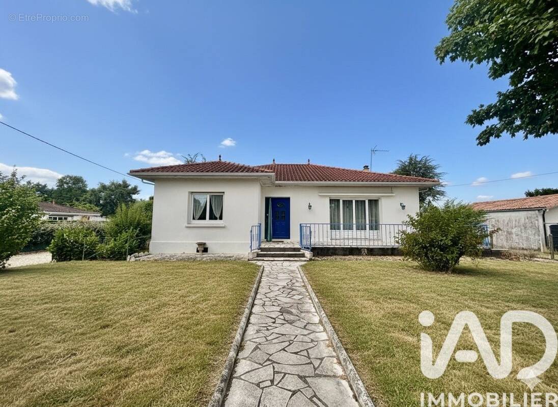 Photo 1 - Maison à LE HAILLAN