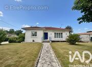 Photo 1 - Maison à LE HAILLAN