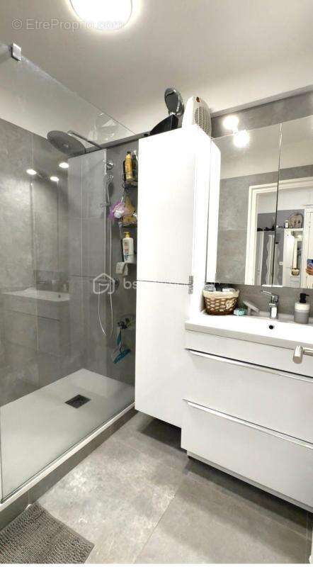 Grand 3/4 pièces traversant de 67 m² – parking privé – Pasteur, Nice - photo 12