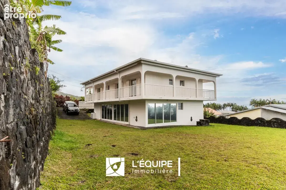 Maison 4 pièces 129 m² à vendre à Saint-Benoit (97470) - photo 3