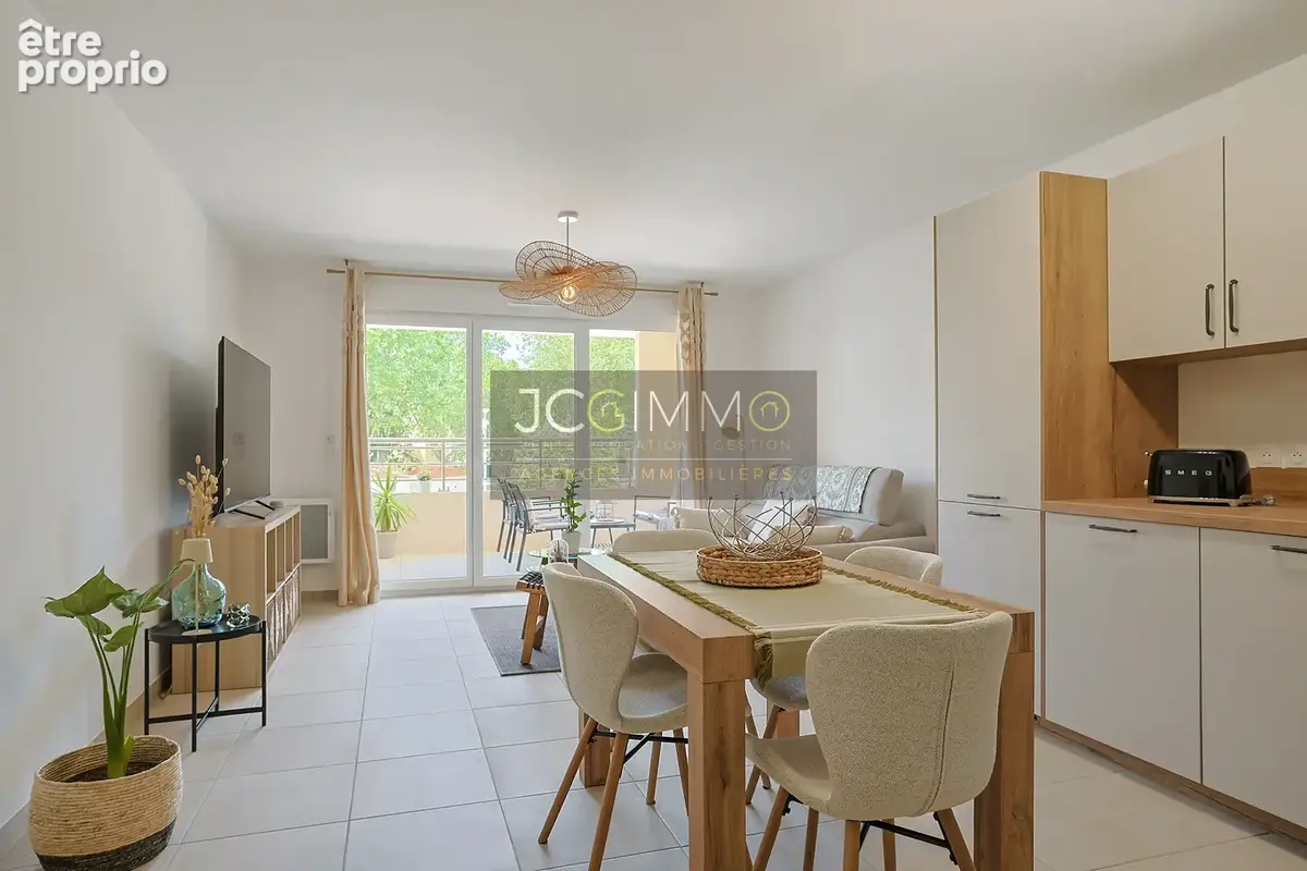 Appartement t3 - ascenseur-  balcon et double garage - sollies-pont 83210 - photo 2