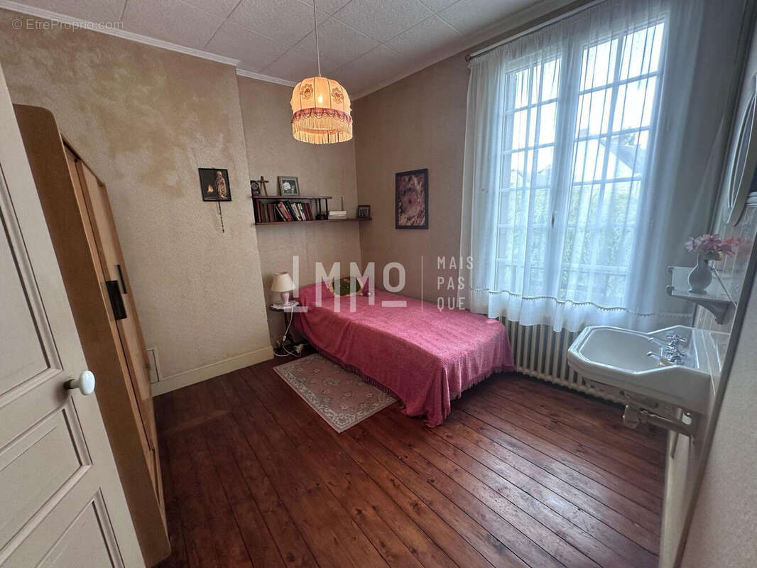 Maison à LA CHARTRE-SUR-LE-LOIR