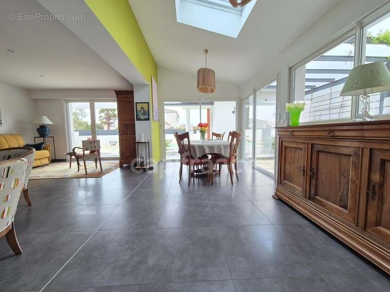 Maison à SAINT-GEORGES-DE-DIDONNE