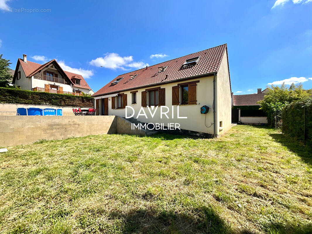 Maison à CHANTELOUP-LES-VIGNES