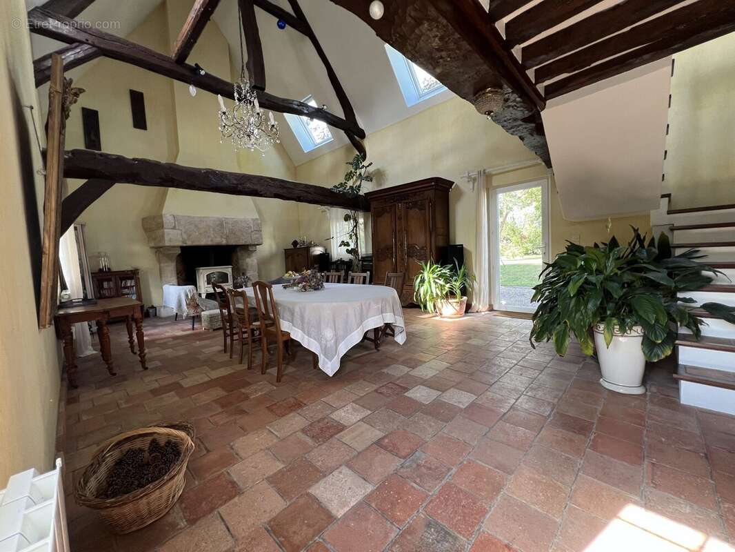 Maison à MEZIDON-CANON