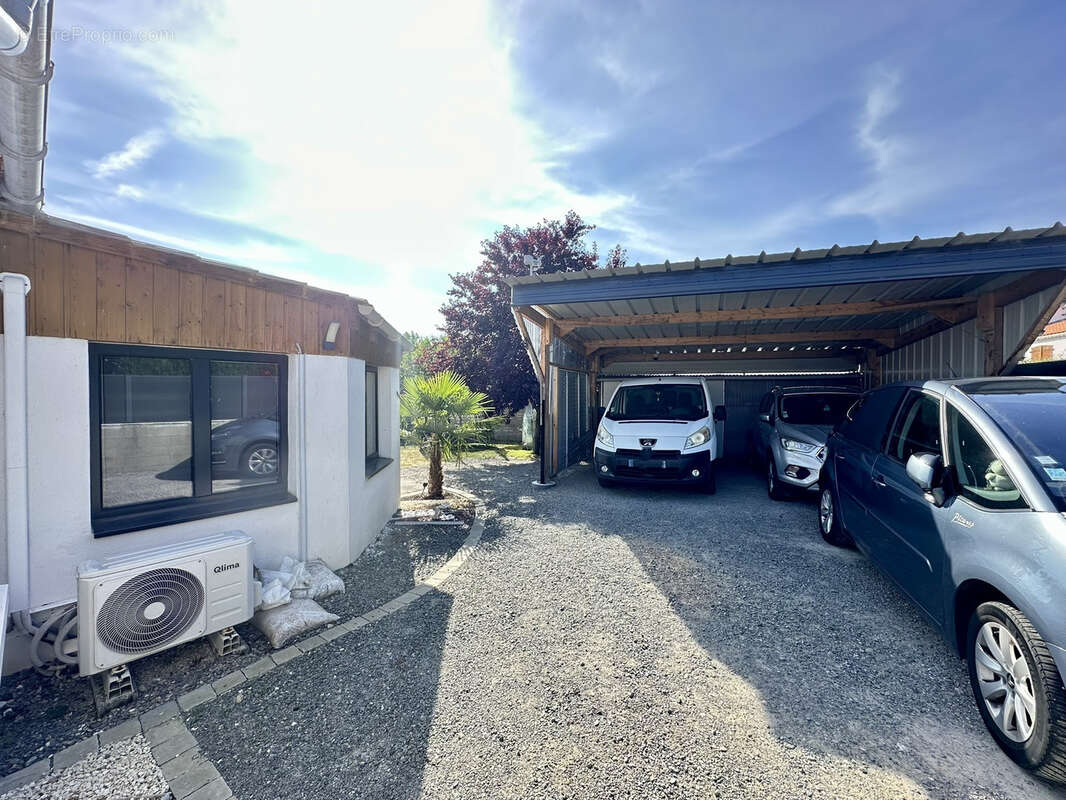 Maison à SAINT-ETIENNE-DU-BOIS