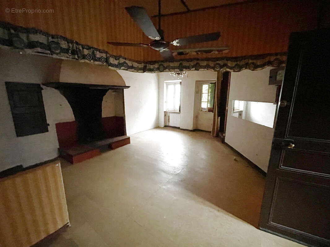 Maison à VILLELONGUE-DELS-MONTS