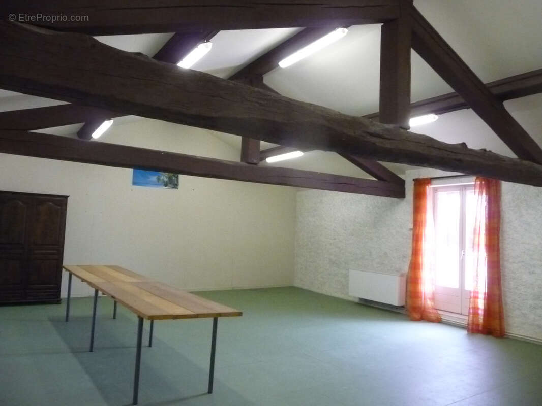 Maison à SAINT-ROMAIN-LE-PUY