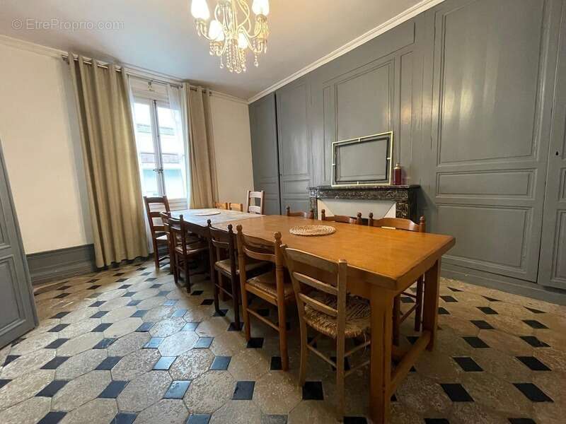 Commerce à CHATEAU-RENAULT