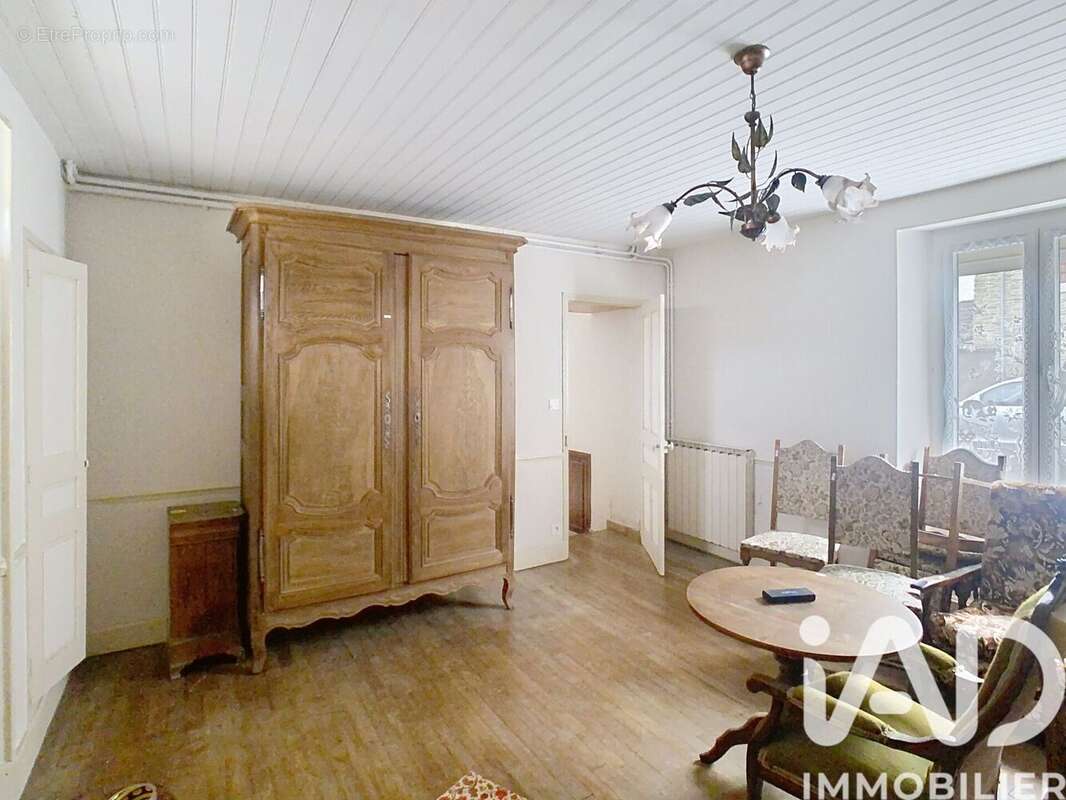 Photo 9 - Maison à CHATEAUVILLAIN