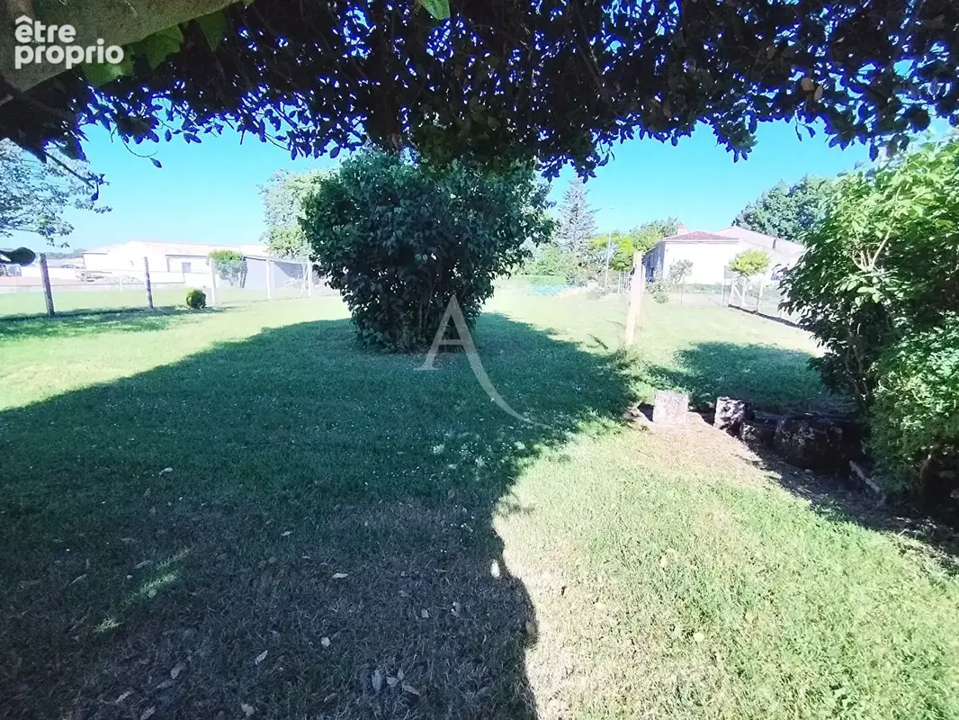 Proche Saintes  - Maison charentaise avec jardin et dépendance - photo 3