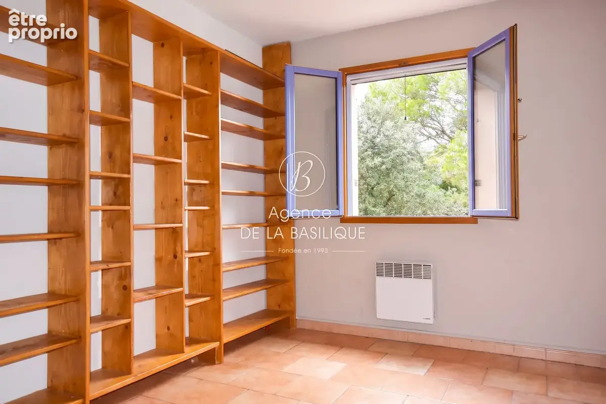 Maison 8 pièces 165 m² à vendre à Saint-Maximin-La-Sainte-Baume (83470) - photo 5