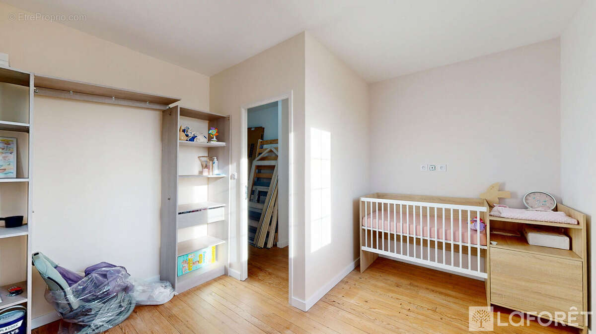 Maison à THIEL-SUR-ACOLIN