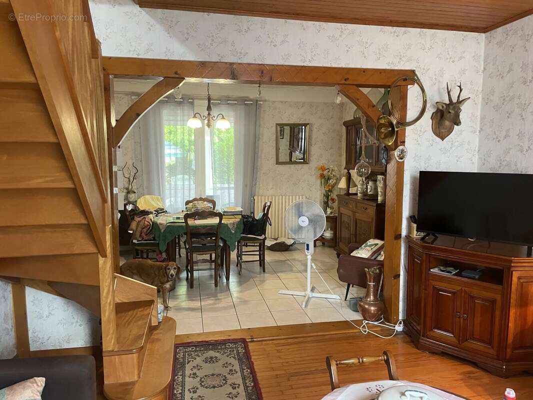 MAISON de plain-pied avec garage et jardin. - photo 4