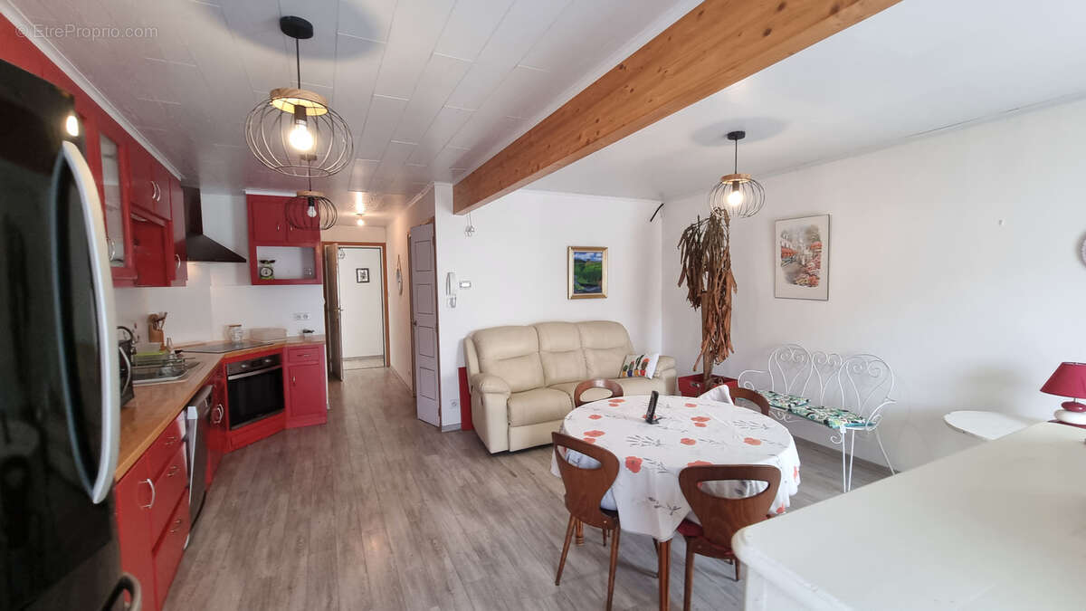 Commerce à COUCOURON