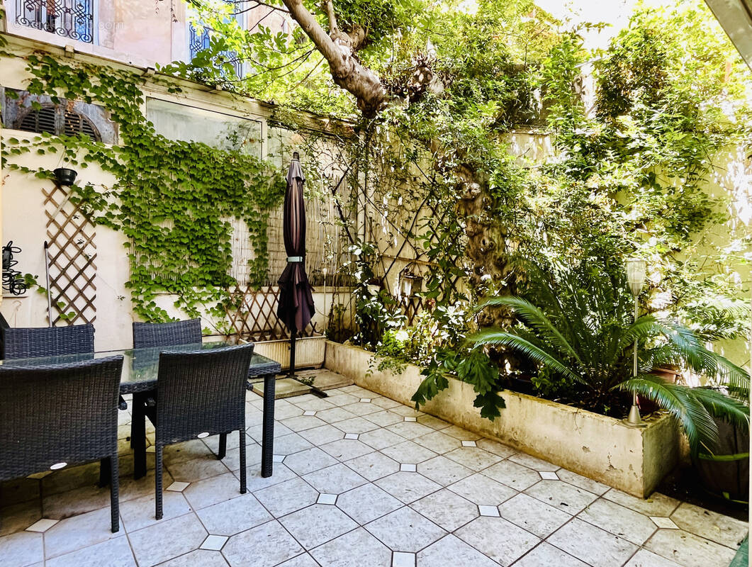 Appartement à MARSEILLE-6E